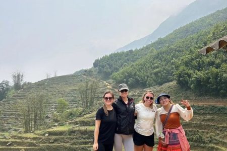 3 DAY GORILLA TREKKIG IN UGANDA, START AND END IN RWANDA.